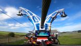Drone die automatisch oplaadt via stroomkabels