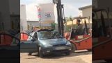 Loading 850 kg on the roof of a car