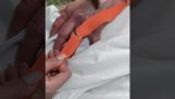 Removendo um anel preso em um dedo