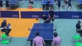 Joc de ping pong cu un final imprevizibil