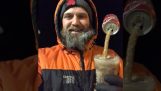 Σερβίροντας Coca-Cola στην Ανταρκτική