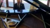 Putin al pianoforte