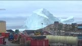 En 11-tonns isfjell ved Grønland