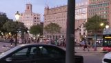 Barcelona: En amerikansk turist angrebet af gadesælgere