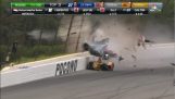 Een enge ongeval in IndyCar