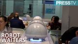 Um restaurante substitui os servidores com robôs (Xangai)