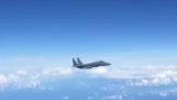 Rus Su-27 vânătoare pentru NATO F-15 care încearcă să se apropie de planul guvernului