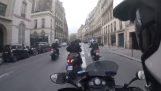 Chase între un scuter și poliția din Paris