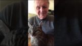 Hyvää huomenta Anthony Hopkins ja hänen kissansa