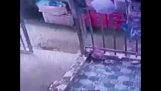 Жена избяга от полицията в една уличка