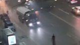 คาซัคสถาน: ฝูงชนโจมตีรถขนส่งบุคลากรหุ้มเกราะ
