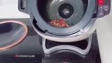 Auto-turning frying pan