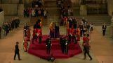 Guarda perde a consciência no funeral da rainha Elizabeth