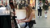 Amazing cover of Interstellar on a public piano