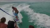 mit Jojo Wakesurfing der Delphin, Turks-und Caicosinseln