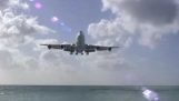Atterrissage et décollage de 747 à l'aéroport Saint-Martin