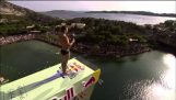 Cliff Diving in See von vouliagmeni