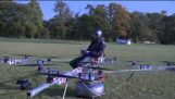 Pierwszy lot człowieka przez helikopter elektryczny