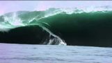 Τα τρομακτικά κύματα του Teahupoo