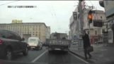 Zanim można przejść przez ulicę w Rosji…