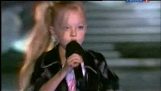 Anastasia Petrik osm let zpívá "I Love Rock N ' Roll ’ ’