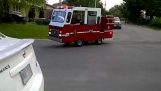 Il più piccolo camion dei pompieri nel mondo