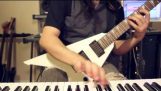 Solarontas súčasne na gitaru a klávesové nástroje