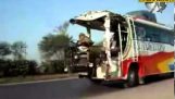 Buss med aircondition i Pakistan
