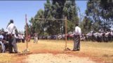 Αγώνες στο άλμα εις ύψος, σε γυμνάσιο της Κένυας