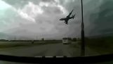De vliegtuigcrash op Bagram wordt vastgelegd op camera