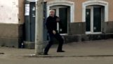 Ο Ρώσος Kungfu Master προστατεύει τη γειτονιά