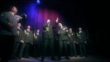 Het koor van de Russische politie interpreteert de “Word gelukkig”