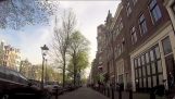 Ratsastaa pyörä Amsterdamissa