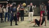 Um Samurai com uma bola de futebol