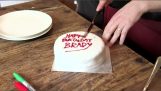 Der richtige Weg, um einen Kuchen zu schneiden