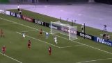 Niesamowite piłka nożna gol w meczu kobiet