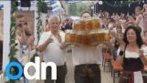 Hombre establece récord mundial para llevar las cervezas más