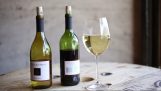 10 εναλλακτικοί τρόποι για να ανοίξεις ένα μπουκάλι κρασί