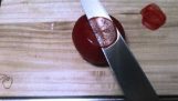 Μαχαίρι Sashimi εναντίον ντομάτας