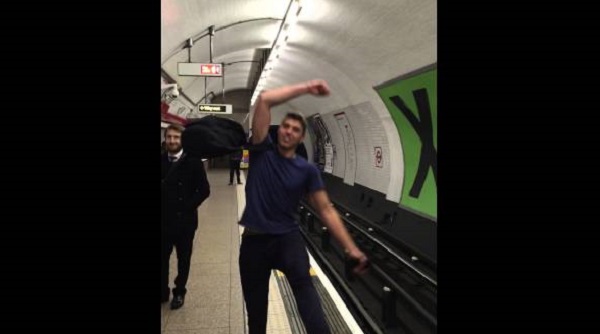 ЭПИЧЕСКИЕ пинг понг матча в метро | Видеоман