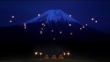 Gökyüzü sihirli canlı Mt. fuji : Drone eğlence Show