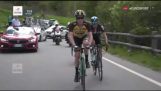 Tour of Italy 2017 – Tom Dumoulin måste sluta för toalettpapper Break!
