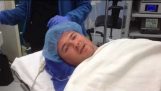Guy Provocat de a sta treaz dupa ce a primit anestezie