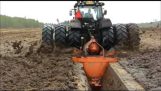 巨型鋤耕和挖溝機
