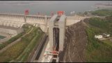 世界 ’ s 最大的升船機打開在華中地區的三峽大壩
