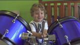 2-årig trummis pojke!
