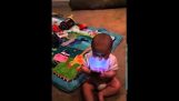 Baby græder når de forlader smartphone