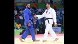 मिस्र judoka इजरायल प्रतिद्वंद्वी के लिए एक हाथ देने के लिए मना कर दिया
