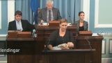 İzlanda MP meclis koltuğunda bebeğini breastfeeds
