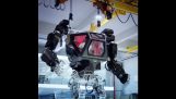 Um robô gigante Mech de Coreia